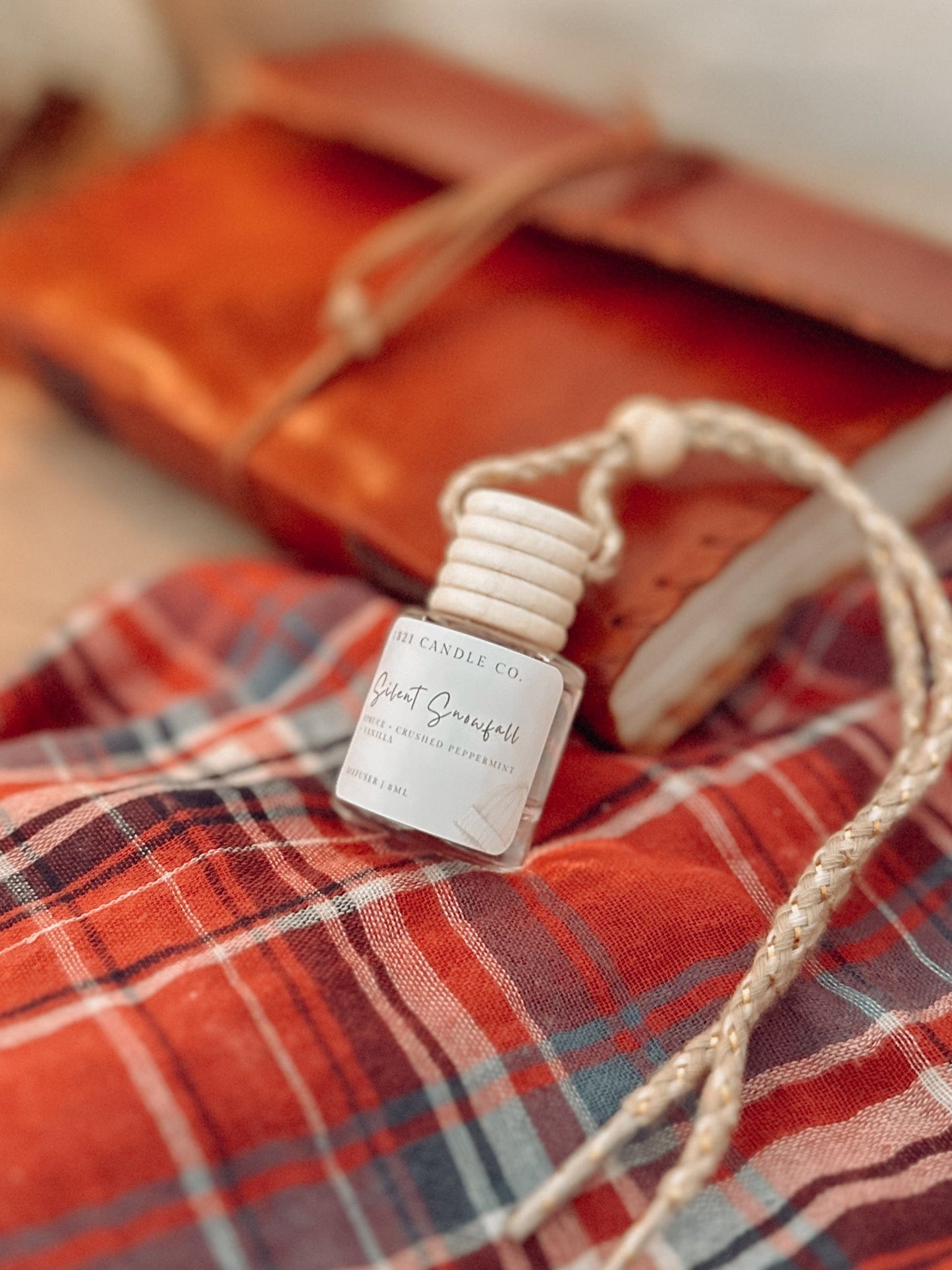 Silent Snowfall Car Diffuser - Spruce, Peppermint, Vanilla