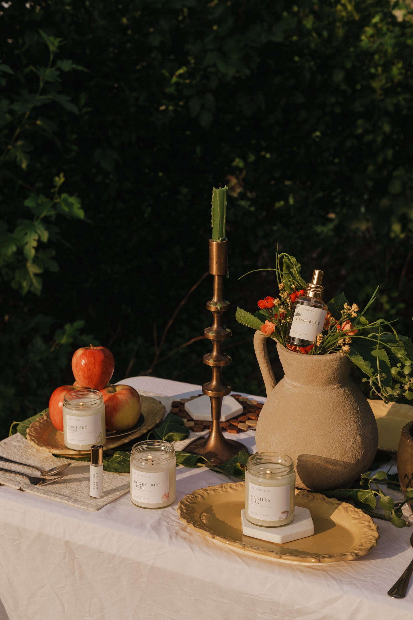 Orchard Pear 7oz Candle | Pear, Nutmeg, Cinnamon | Fall Coconut Wax Candle