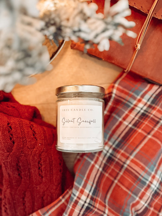 Silent Snowfall 7oz Candle - Spruce, Peppermint, Vanilla