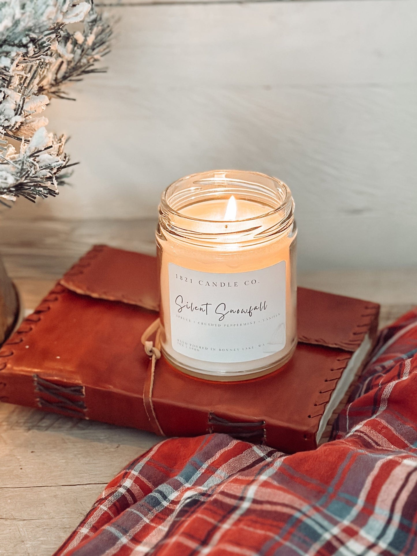 Silent Snowfall 7oz Candle - Spruce, Peppermint, Vanilla