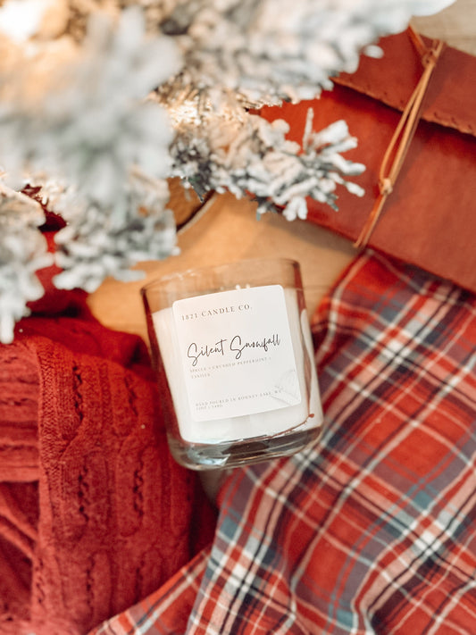 Silent Snowfall 12oz Candle - Spruce, Peppermint, Vanilla
