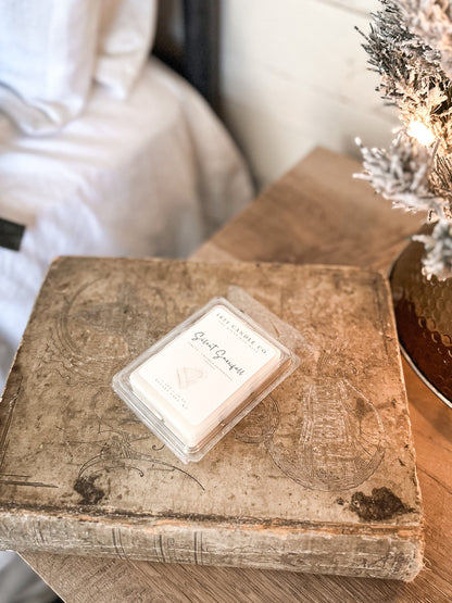 Silent Snowfall 2.5oz Wax Melt - Spruce, Peppermint, Vanilla